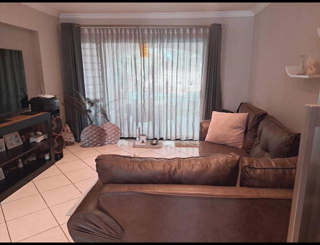 2 BEDROOM TOWNHOUSE FOR SALE IN PRIMROSE
